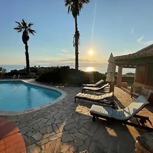 Villa With Swimming Pool And Amazing View, Torre delle Stelle